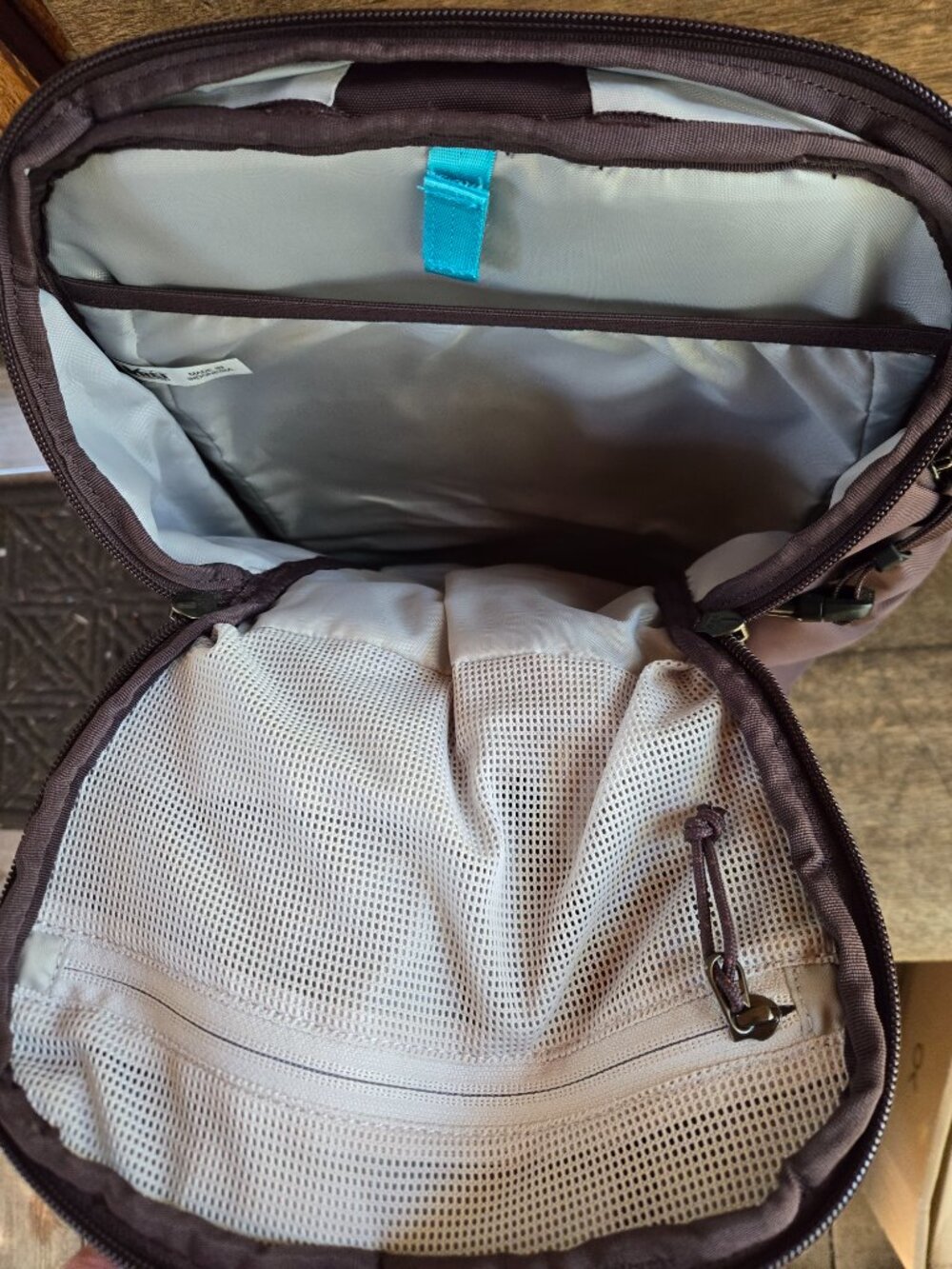 REI 18L Rucksack - Raisin - Picture 3 of 8